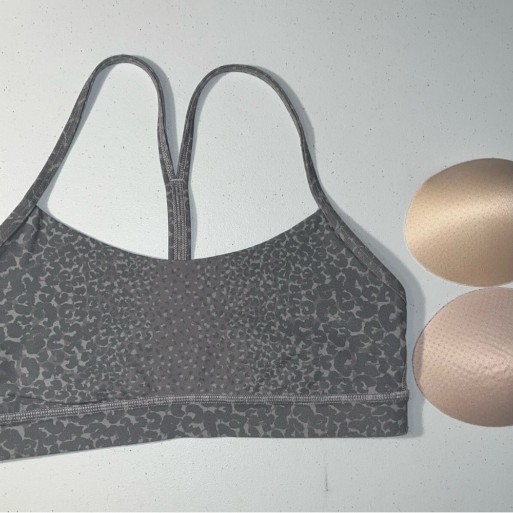 Lululemon Flow Y Sports Bra Size 8